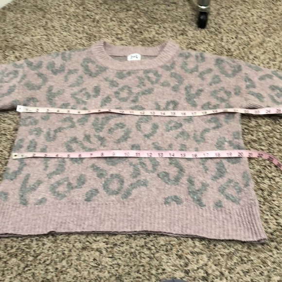 Revolve John + Jenn Sweater Size Medium Pastel Purple Leopard Crewneck Pullover - Picture 8 of 10